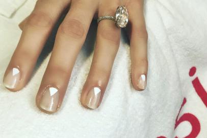 Manicure negativa Instagram Elle corteImportação Donnahttp://cdn.revistadonna.clicrbs.co