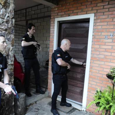  PORTO ALEGRE, RS, BRASIL, 15/01/2019- Fraude no Detran alterou dados de mais de 300 carros no RS.Polícia Civil desencadeou operação nesta terça-feira (15) para combater esquema criminoso.(FOTOGRAFO: RONALDO BERNARDI / AGENCIA RBS)