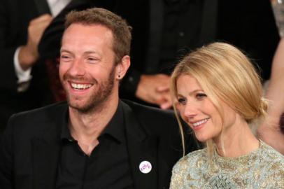 Chris Martin e Gwyneth Paltrow foram juntos à cerimônia do Globo de Ouro deste anochris-m