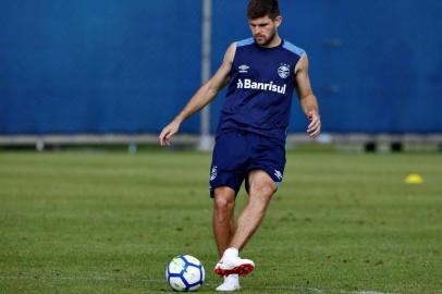  PORTO ALEGRE, RS, BRASIL, 30/11/2018 - Treino do Grêmio que ocorreu na tarde desta sexta feira. (FOTOGRAFO: ROBINSON ESTRÁSULAS / AGENCIA RBS)