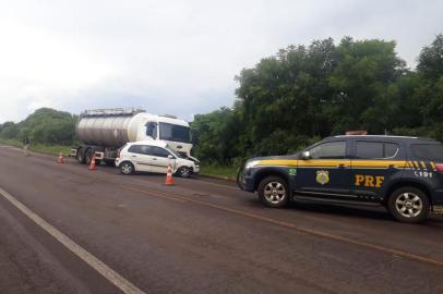 Acidente na BR-386. Uma mulher morreu. Foto: PRF/Divulgação