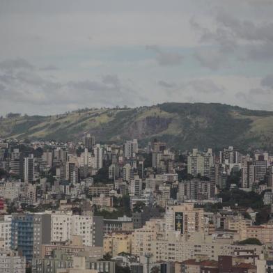  PORTO ALEGRE, RS, BRASIL - 2019.01.16 - Vista de cima da cidade de Porto Alegre, com bairros e prédios. Foto para ilustrar matérias sobre valores médios de IPTU da cidade. (Foto: ANDRÉ ÁVILA/ Agência RBS)Indexador: Andre Avila