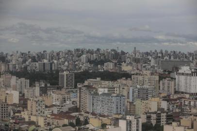  PORTO ALEGRE, RS, BRASIL - 2019.01.16 - Vista de cima da cidade de Porto Alegre, com bairros e prédios. Foto para ilustrar matérias sobre valores médios de IPTU da cidade. (Foto: ANDRÉ ÁVILA/ Agência RBS)Indexador: Andre Avila