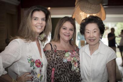 Twin-Set Casa de Praia realiza evento em Atlântida. Na foto, Silvia Pietta, Sandra Nunes e Lydia Ling.