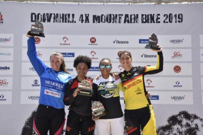  SÃO ROQUE, SP, BRASIL. 20/01/2019Caxiense Laís flecke termina em terceiro na copa américa  de downhill(de amarelo). 