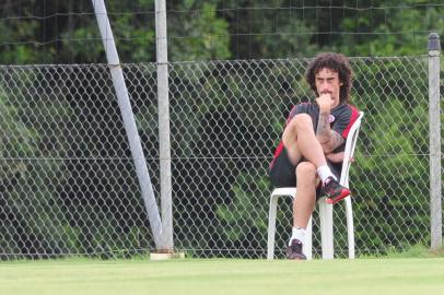 VIAMÃO, RS, BRASIL 24/01/2017 - Inter enfrenta o Tubarão, no Hotel Vila Ventura, em viamão,  no segundo jogo-treino do ano. Na foto: Jogador Valdívia. (FOTO: LAURO ALVES/AGÊNCIA RBS).