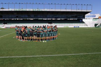  CAXIAS DO SUL, RS, BRASIL, 21/01/2019 - Equipe do Juventude realiza último treino antes de enfrentar o São José. no Jaconi, na quarta feira. Estádio está sendo preparado para o confronto.  (Marcelo Casagrande/Agência RBS)