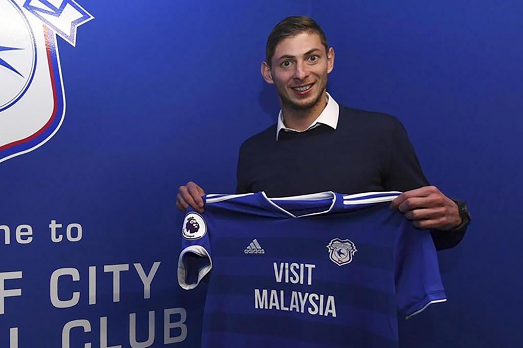 Buscas pelo avião que levava o jogador argentino Emiliano Sala são  encerradas, Mundo