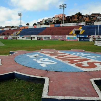 CAXIAS DO SUL, RS, BRASIL, 16/05/2017 -  Pauta sobre o custo de manter uma clube quando não está disputando nenhum campeonato. Estádio Centenário, casa da SER Caxias. (Marcelo Casagrande/Agência RBS)