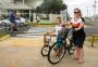 Sem ciclovia na orla de Tramandaí, veranistas que pedalam se sentem inseguros 