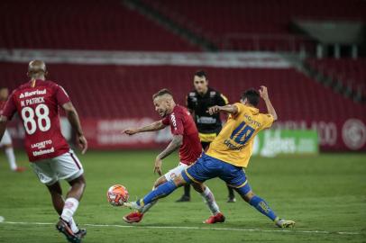  PORTO ALEGRE, RS, BRASIL, 24.01.2019. Internacional e Pelotas se enfrentam pela segunda rodada do Campeonato Gaúcho 2019 no estádio Beira-Rio, em Porto Alegre. Na foto, lance com Nico López.FOTO: ANDRÉ ÁVILA/AGÊNCIA RBSIndexador: Andre Avila