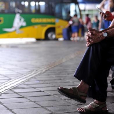  CAXIAS DO SUL, RS, BRASIL (25/01/2019)É possível viajar de graça de ônibus para dentro e fora do RS atendendo alguns critérios de idade e renda. Idosos com mais de 65 anos, por exemplo, não pagam passagem para as cidades da Região Metropolitana da Serra Gaúcha.  (Antonio Valiente/Agência RBS)