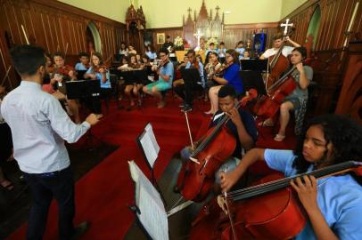  PELOTAS,  RS, BRASIL, 23/01/2019- Ensaio da Orquestra Estudantil do Areal na Catedral do Redentor.(FOTOGRAFO: TADEU VILANI / AGENCIA RBS)