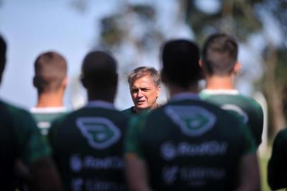  CAXIAS DO SUL, RS, BRASIL (26/01/2019)Treino do Juventude no CT em Caxias do Sul. Na foto, técnico Luiz Carlos Winck (Antonio Valiente/ Agência RBS)