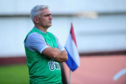  CAXIAS DO SUL, RS, BRASIL, 27/01/2018. Caxias x Avenida, jogo válido pela terceira rodada da primeira fase do Campeonato Gaúcho 2019, e realizado no estádio  Centenário. (Porthus Junior/Agência RBS)