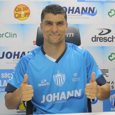 Ednei, lateral direito do Novo Hamburgo