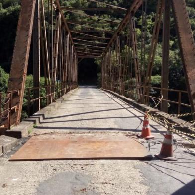 Ponte na ERS-448 entre Nova Roma do Sul e Farroupilha vai passar por obras a partir da próxima quarta-feira