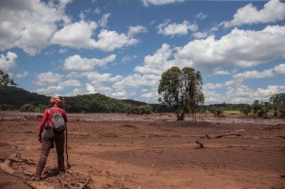  BRUMADINHO, MG, BRASIL - 2019.01.28 - Operação de buscas pelos bombeiros no Parque das Cachoeiras, em Brumadinho (Foto: ANDRÉ ÁVILA/ Agência RBS)Indexador: Andre Avila--------A barragem 1 do complexo Mina do Feijão, da mineradora Vale, na região do Córrego do Feijão,  rompeu sexta-feira 25/01/2019, em Brumadinho, Região Metropolitana de Belo Horizonte. As fotos mostram os estragos causados pela invasão  dos rejeitos de minério, lama, na região.----