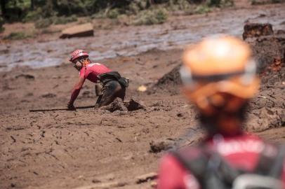  BRUMADINHO, MG, BRASIL - 2019.01.28 - Operação de buscas pelos bombeiros no Parque das Cachoeiras, em Brumadinho (Foto: ANDRÉ ÁVILA/ Agência RBS)Indexador: Andre Avila--------A barragem 1 do complexo Mina do Feijão, da mineradora Vale, na região do Córrego do Feijão,  rompeu sexta-feira 25/01/2019, em Brumadinho, Região Metropolitana de Belo Horizonte. As fotos mostram os estragos causados pela invasão  dos rejeitos de minério, lama, na região.----