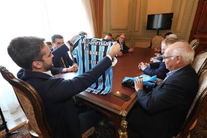 Romildo Bolzan Júnior, presidente do Grêmio, junto com integrantes do Conselho de Administração participaram de audiência com o governador Eduardo Leite 