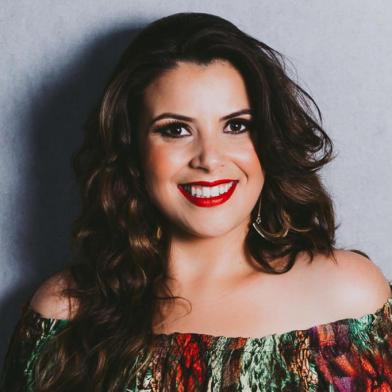 Cantora Tatiéli Bueno