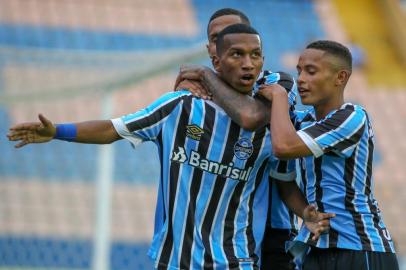  Jogador Leo Chu do GrÃªmio - RS, comemora o gol durante a partida entre GrÃªmio -RS x SÃ£o Raimundo - RR , vÃ¡lida pela Copa SÃ£o Paulo de Juniores 2019 na Arena Barueri em Barueri (SP), nesta Quinta-feira(3)Indexador: Guilherme de Souza Rodrigues