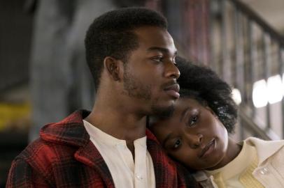 KiKi Layne e Stephan James como o casal protagonista de Se a Rua Beale Falasse (2018), filme adaptado da obra de James Baldwin