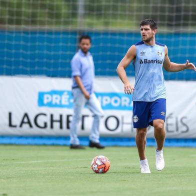  Walter Kannemann durante treino do Grêmio