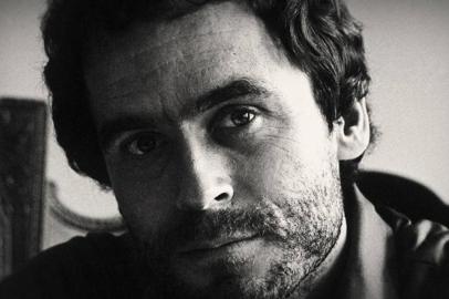 ted bundy, assassino em série condenado pela morte de 30 mulheres, série sobre ted bundy 