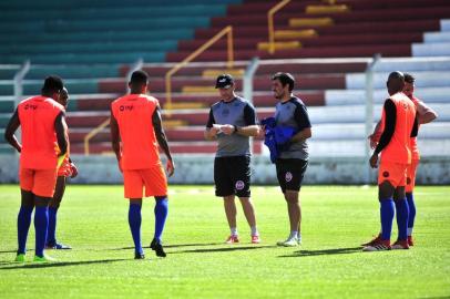  VERANÓPOLIS, RS, BRASIL. (28/12/2018)Treino do Veranópolis no estádio Antônio David Farina. Na foto, técnico Sananduva. (Antonio Valiente/Agência RBS)