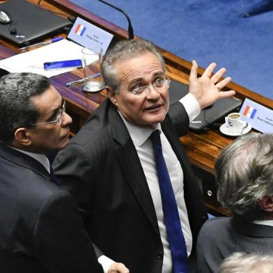  Posse Senadores 2019 Plenário do Senado durante segunda reunião preparatória destinada à eleição do presidente do Senado Federal para 56ª Legislatura.Senador Renan Calheiros (MDB-AL) discute com parlamentares.Foto: Edilson Rodrigues/Agência SenadoLocal: BrasÃ­liaIndexador: Edilson RodriguesFonte: AgÃªncia SenadoFotógrafo: e