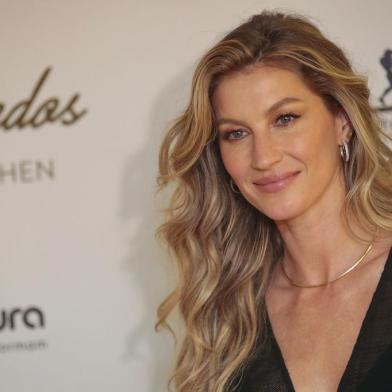  PORTO ALEGRE, RS, BRASIL,11/11/2018 - Cobertura da sessão de autógrafos da Gisele Bündchen na livraria Cultura. (FOTOGRAFO: ANDRÉ ÁVILA / AGENCIA RBS)