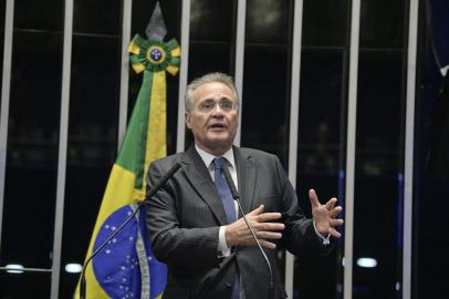 PlenÃ¡rio do Senado durante segunda reuniÃ£o preparatÃ³ria destinada Ã  eleiÃ§Ã£o do presidente do Senado Federal para 56Âª Legislatura.Em discurso, Ã  tribuna, senador Renan Calheiros (MDB-AL) retira a candidatura para PresidÃªncia do Senado.Foto: Pedro FranÃ§a/AgÃªncia Senado