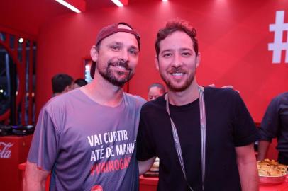  XANGRILÁ, RS, BRASIL, 02/02/2019: Movimentação nos camarotes no segundo dia de Planeta Atlântida. Na foto, Rafael Klafke e Pedro Becker. (CAMILA DOMINGUES/AGÊNCIA RBS)