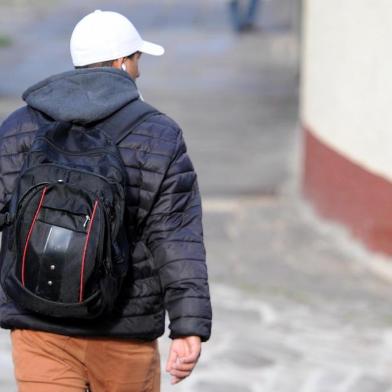  CAXIAS DO SUL, RS, BRASIL 04/02/2019Frio fora de época pega a população de Caxias do Sul de serpresa. (Felipe Nyland/Agência RBS)