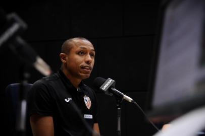  CAXIAS DO SUL, RS, BRASIL (05/02/2019)Programa Show dos Esportes da Gaúcha Serra, com apresentação de Eduardo Costa e Renan Silveira, e participação de Bruno Souza jogador da CBF. (Antonio Valiente/Agência RBS)