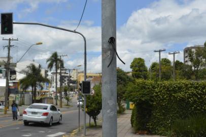 Ladrões furtam seis semáforos para pedestre de uma só vez em Caxias do Sul