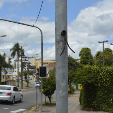 Ladrões furtam seis semáforos para pedestre de uma só vez em Caxias do Sul