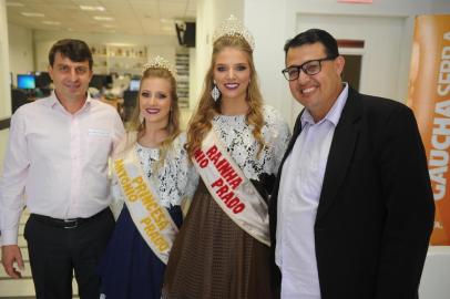  CAXIAS DO SUL, RS, BRASIL 06/02/2019Prefeito de Antônio Prado, Juarez Santinon, o secretário de Turismo e Comércio, Fábio Lopes e as soberanas Samuele Verza Bertelli e Érica Carlesso Forlin visitaram a redação nesta quarta-feira para promover a Expoprado. (Felipe Nyland/Agência RBS)