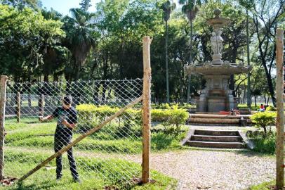  PORTO ALEGRE-RS- BRASIL- 06/02/2019- Recuperação do Chafariz Imperial na Redenção. Sinduscom adotou o monumento e está fazendo a recuperação.  FOTO FERNANDO GOMES/ ZERO HORA.