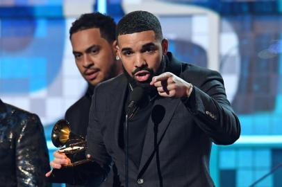  Canadian rapper Drake accepts the award for Best Rap Song for Gods Plan during the 61st Annual Grammy Awards on February 10, 2019, in Los Angeles. (Photo by Robyn Beck / AFP)Editoria: ACELocal: Los AngelesIndexador: ROBYN BECKSecao: musicFonte: AFPFotógrafo: STF