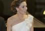 Kate Middleton chama atenção com vestido branco no BAFTA 2019