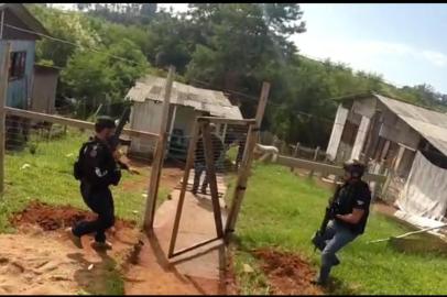  CAMPO BOM, RS, BRASIL - Criminosos são detidos após cinco dias com vítima que extorquiam durante sequestro. Crédito: Polícia Civil, Divulgação