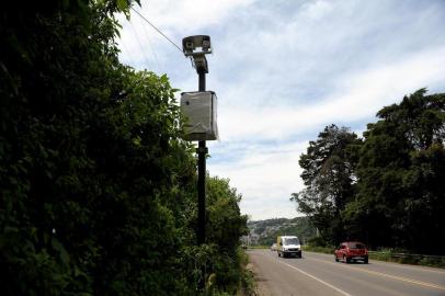  CAXIAS DO SUL, RS, BRASIL, 11/02/2019Pardais na BR 116. KM 155 St. Corona(Lucas Amorelli/Agência RBS)