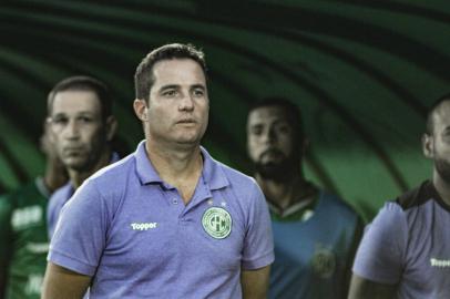 Osmar Loss, técnico do Guarani