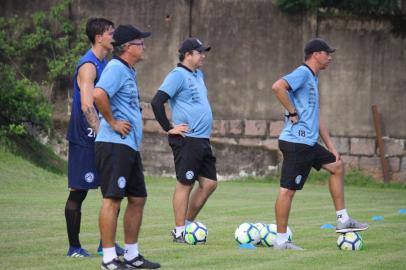 Beto Almeida, técnico interino do Tubarão SC