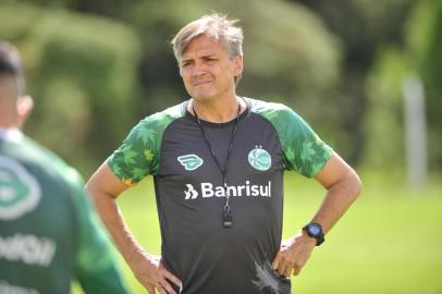  CAXIAS DO SUL, RS, BRASIL, 08/02/2019. Treino do Juventude que encara o Internacional neste domingo pelo campeonato gaúcho. Na foto, técnico Luiz Carlos Winck. (Porthus Junior/Agência RBS)