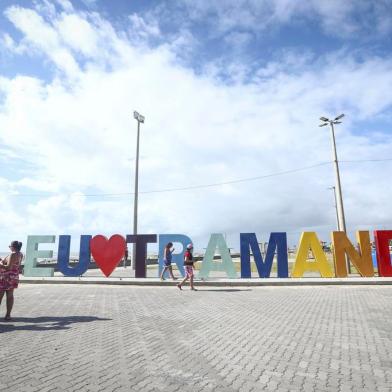  TRAMANDAÍ,  RS, BRASIL, 13/02/2019- Novo letreiro da Orla de Tramandaí. (FOTOGRAFO: ISADORA NEUMANN / AGENCIA RBS)Indexador: ISADORA NEUMANN