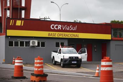  SANTO ANTÔNIO DA PATRULHA, RS, BRASIL, 12-02-2019: Três dias antes do reinício da cobrança de pedágio na Freeway, nova concessionária CCR ViaSul treina funcionários em pedágios e resgate de veículos. Condições da via são boas após operações tapa-buracos, mas mesmo assim ainda existe presença de desníveis e fissuras no asfalto (FOTO FÉLIX ZUCCO/AGÊNCIA RBS, Editoria de Notícias).