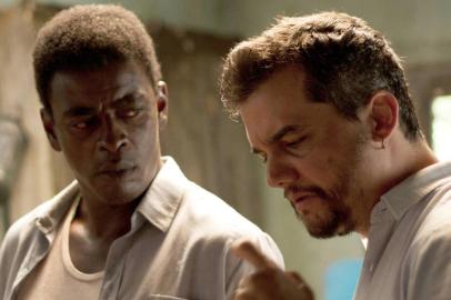 Seu Jorge e Wagner Moura no set de Marighella